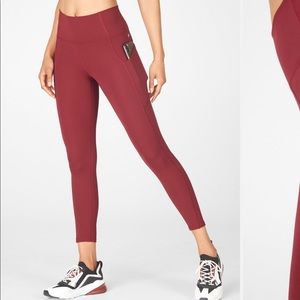 Fabletics Oasis High-Waisted 7/8 Legging